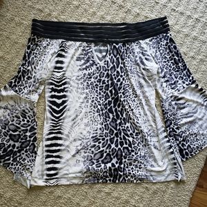 VENUS off the shoulder print top. 2x